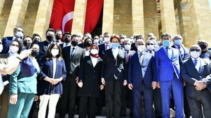 Akşener'den Anıtkabir ziyareti