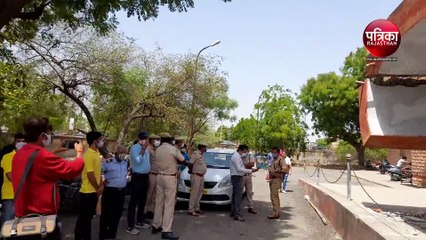 VIDEO : अस्पताल में नहीं थी बैठने की जगह तो तत्काल बनवाया हॉल