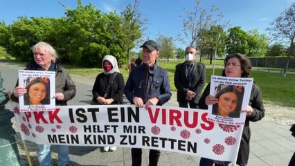 BERLİN - Almanya'da kızı PKK tarafından kaçırılan anne, eylemini Başbakanlık önünde sürdürüyor