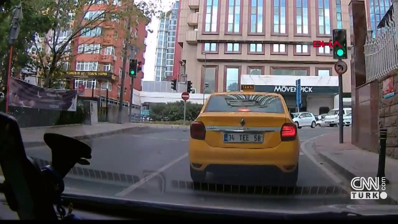 Kırmızı ışık ihlali kazaya neden oldu; o anlar araç kamerasında