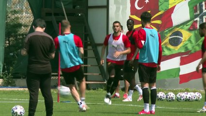 İZMİR - Göztepe'nin Nijeryalı oyuncusu Obinna Nwobodo hedefini açıkladı