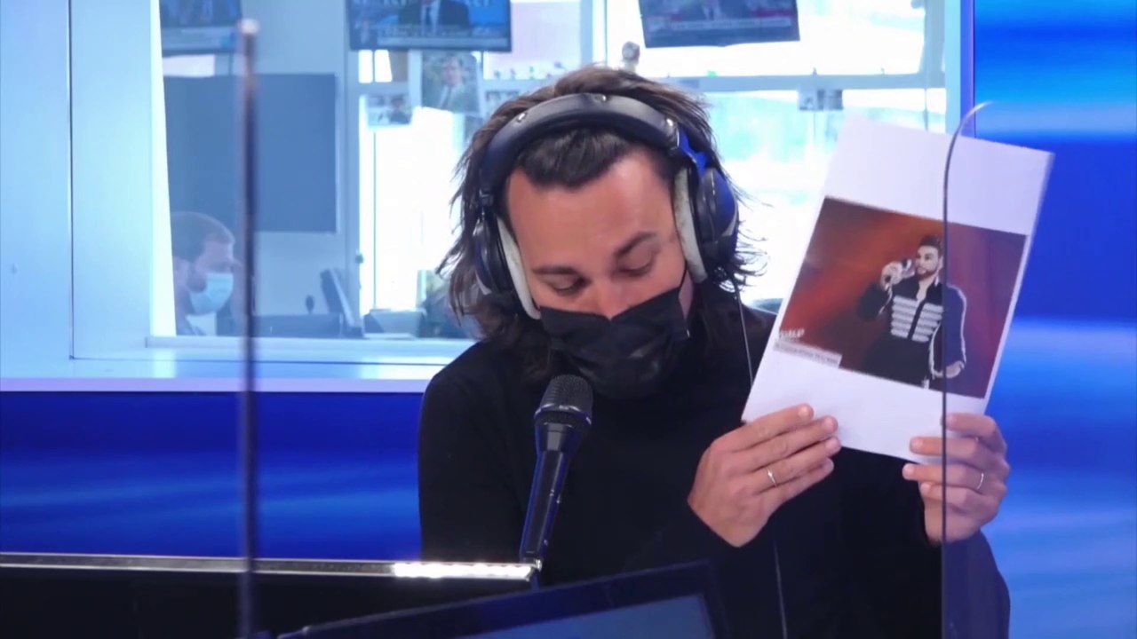 Kendji Girac et son hologramme • L'écran de veille de Bertrand Chameroy / Europe 1 (2021)