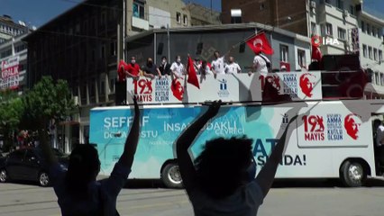 19 Mayıs kortejinde renkli görüntüler