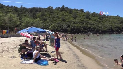 Kuşadası plajlarında 19 Mayıs yoğunluğu