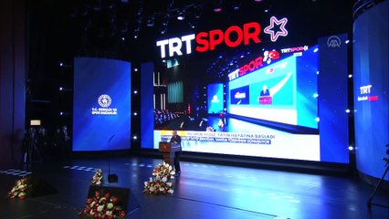 ANKARA - Cumhurbaşkanı Erdoğan: 'Alt yapının da güçlenmesiyle ülkemizdeki profesyonel sporcu sayısı sürekli artıyor'