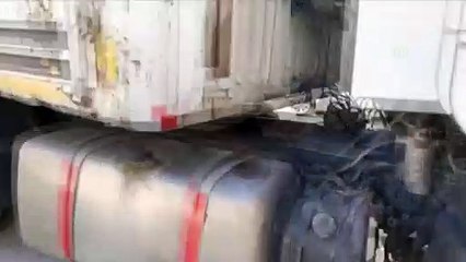 ŞANLIURFA - Bir tırdaki aramada 1 ton 107 kilo kaçak nargile tütünü ele geçirildi