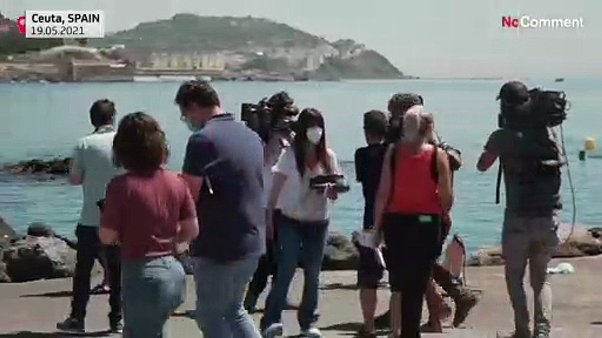 Migrants Including Children Trickle Into Ceuta Video Dailymotion