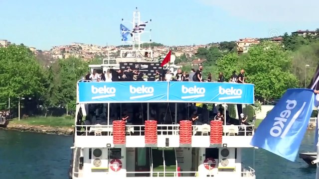 İSTANBUL - Beşiktaş takımı, Küçüksu'dan deniz yoluyla Vodafone Park'a hareket etti (1)