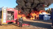 Geri dönüşüm fabrikasında korkutan yangın. İtfaiye ekipleri yangına müdahale ediyor
