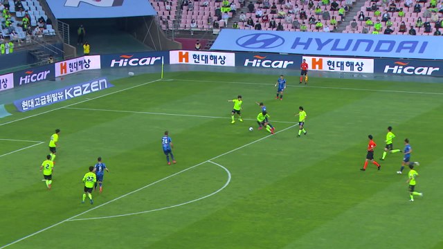 울산, 전북 꺾고 선두 탈환...2년 만에 '현대가 더비' 승리 / YTN