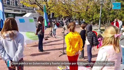 Clase pública en Gobernación y fuerte reclamo por la reapertura de las escuelas