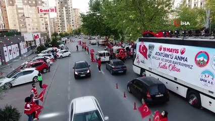 Kayserililer 7’den 70’e İstiklal Marşı için balkonlara koştu
