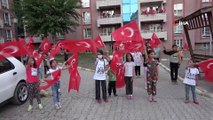 Muş’ta 19 Mayıs balkonlardan kutlandı