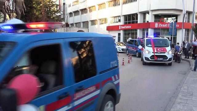 - Bafra’da 19.19'da hep bir ağızdan İstiklal Marşı okundu