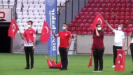 DİYARBAKIR - Saat 19.19'da İstiklal Marşı okundu