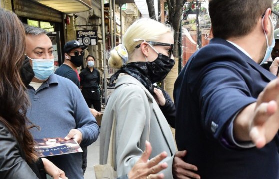 Anya Taylor-Joy Wore a Trusty $12 Bag While Showing PDA with Her Rumored Boyfriend