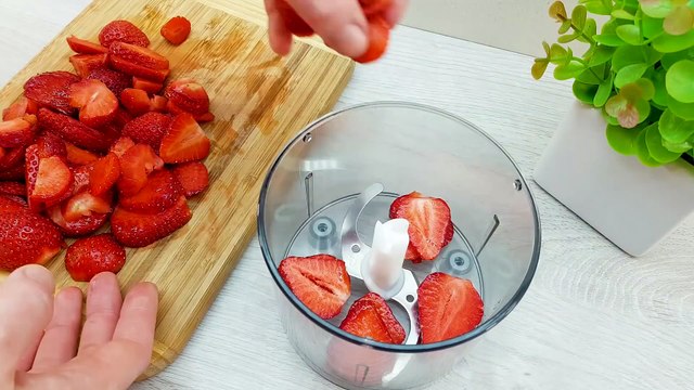 Homemade ice cream in 5 minutes !!! Strawberry ice cream at home! make delicious ice cream!