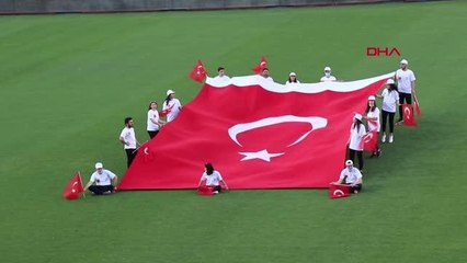 DENİZLİ'DE 19.19'DA İSTİKLAL MARŞI OKUNDU