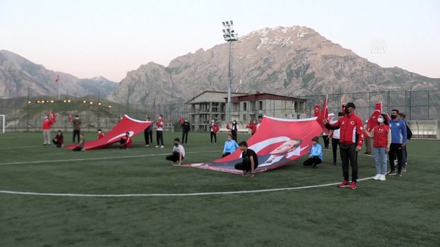 HAKKARİ - Tüm yurtta saat 19.19'da İstiklal Marşı okundu