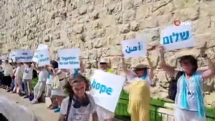 - Kudüs’te Yahudi ve Araplardan 'Barış Zinciri' protestosu