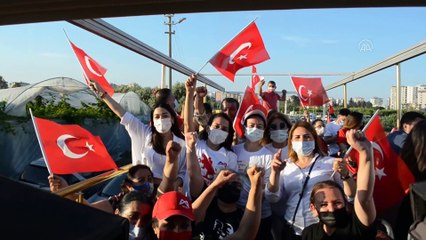 MERSİN - 19 Mayıs'a özel üstü açık otobüsler ve 'vosvos'larla konvoy düzenlendi