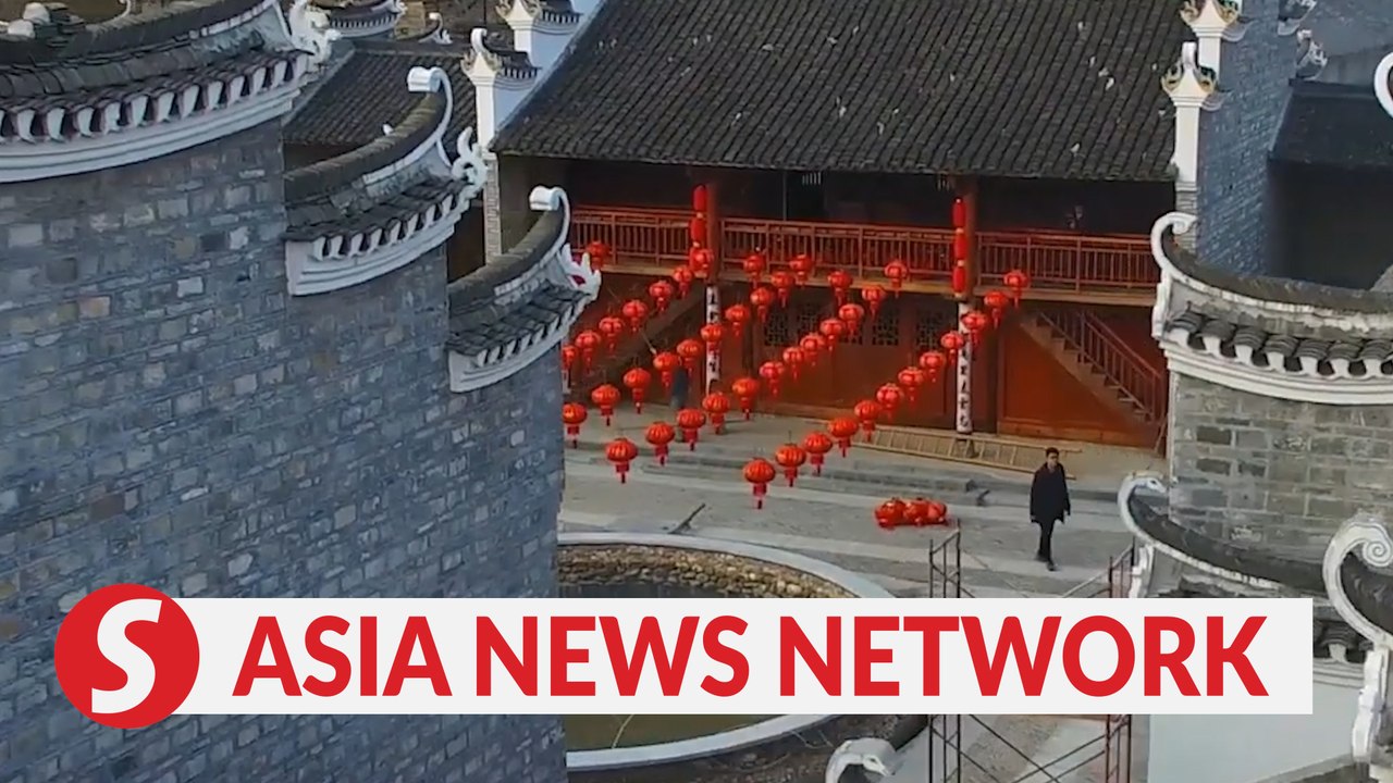 Elderly Chinese man restores ancient dwellings