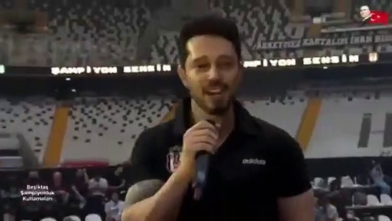 Murat Boz şampiyonluk kutlamalarında playback yaparken bir anda ses kesildi