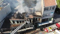 Süleymaniye Camii'nin yakınındaki metruk binada korkutan yangın