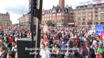 Danimarka'da Suriyeli mültecilerin oturma izinlerinin iptal edilmesi ülke genelinde protesto edildi