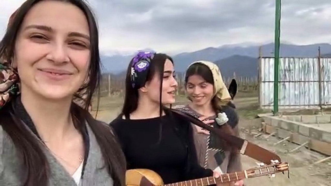 Trio Mandili - Kakhuri