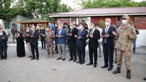 ERZİNCAN - Polis özel harekat timleri dualarla Fırat Kalkanı bölgesine uğurlandı