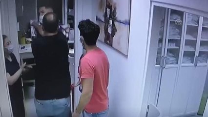 Erkek hemşireyi darbeden hasta yakınının görevli doktora da sözlü saldırıda bulunduğu iddiası