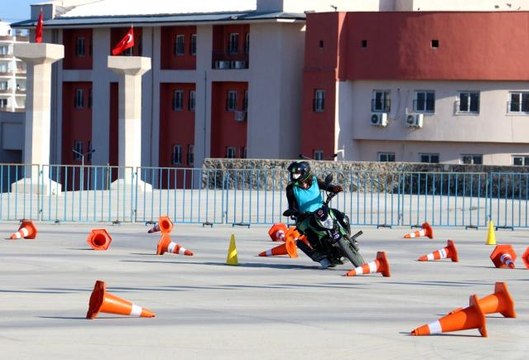 Motosiklet sürüş becerileri etkinliği nefes kesti