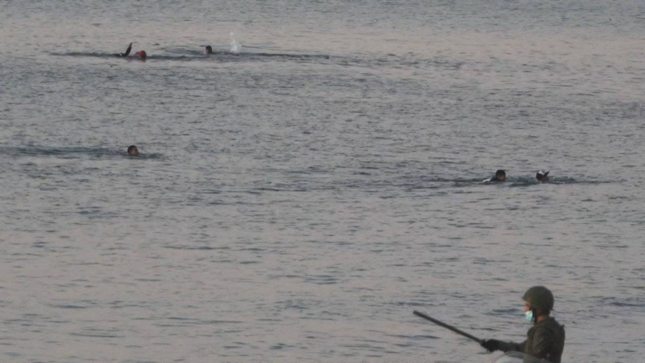 Spain Deploys Tanks Troops In Ceuta Over Migrants Video Dailymotion