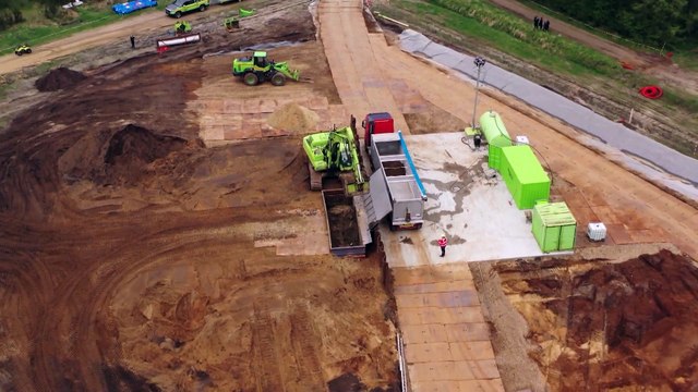 Massengräber der Zombie-Nerze : 4 Mio. tote Tiere bis zum Sommer verbrannt