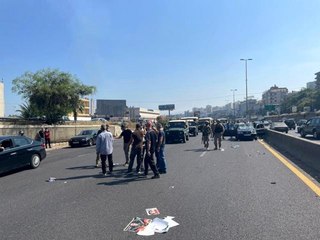 Lübnan'da oy kullanmaya giden Suriyeliler, Lübnanlılarla kavga etti