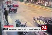 Independencia: en segundos delincuente se lleva moto estacionada en la calle