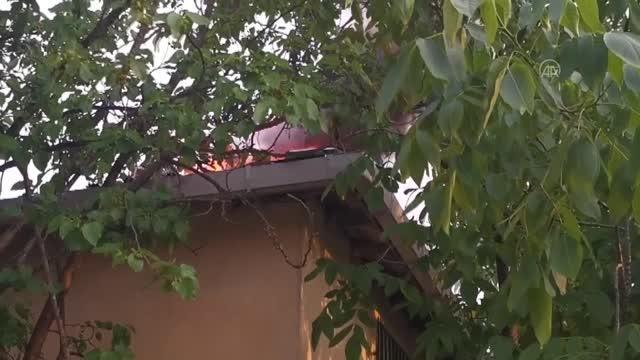 Son dakika haberi: Çatı izolasyonu sırasında çıkan yangın söndürüldü