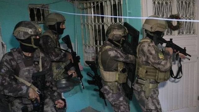 Şafak vakti organize suç örgütüne operasyon