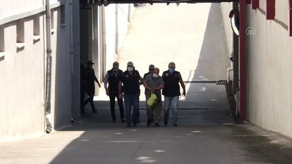 Adana'da DEAŞ ve El Kaide'ye yönelik operasyonda yakalanan 2 zanlı tutuklandı