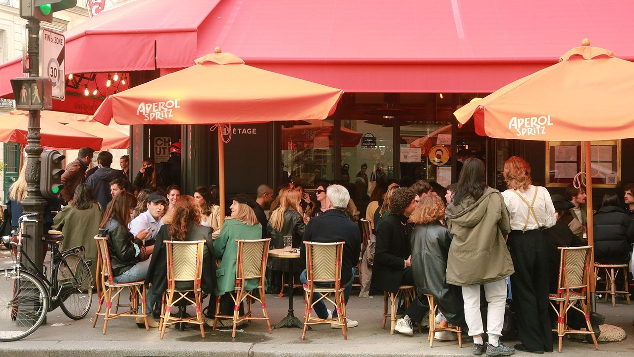 Quand le Bescherelle clashe tout ceux qui ont fêté la réouverture des bars et restaurants