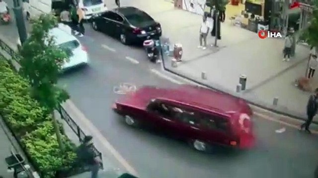 Asker uğurlama konvoyu yapan grup emniyetin önünden geçince yakalandı