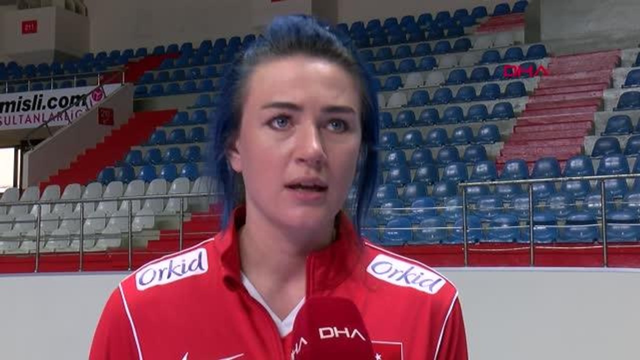 SPOR Milli voleybolcular Meryem Boz ve Ebrar Karakurt, DHA'ya konuştu