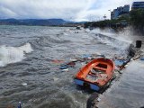 Dikili'de fırtına nedeniyle 10 balıkçı teknesi battı