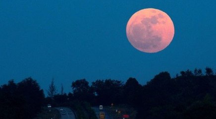 26 मई को 'लाल' हो जाएगा चांद, जानिए कब-कहां देख सकेंगे साल का सबसे बड़ा ब्लड मून