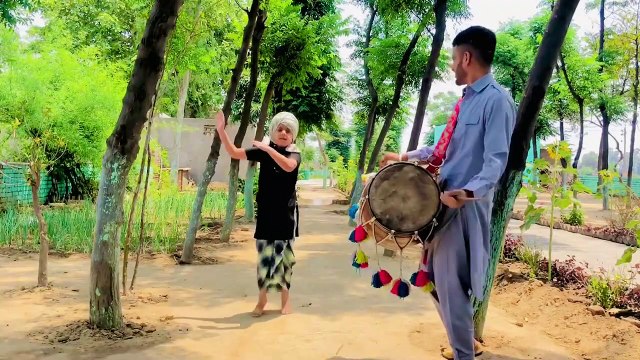 Bhangra performance on dhol by 7 year old cute bhangra star “Yuvraj” _ Newsensation bhangra