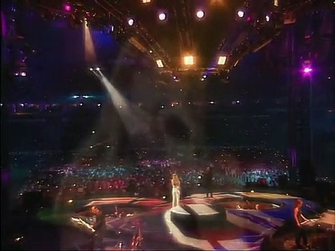 Céline Dion chante S'il Suffisait D'aimer en live au Stade de France (1999)