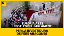 Eufòria a les escales del Parlament per la investidura de Pere Aragonès