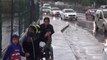 Sağanak yağış trafikte yoğunluğa neden oldu, vatandaşlar zor anlar yaşadı