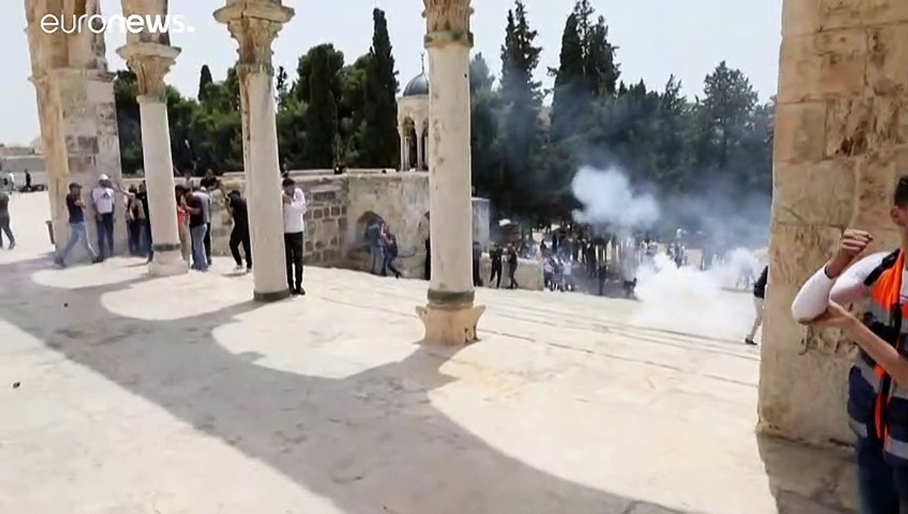 مواجهات بين الشرطة الإسرائيلية وفلسطينيين في القدس ونتنياهو يشيد بنجاح العملية العسكرية في غزة